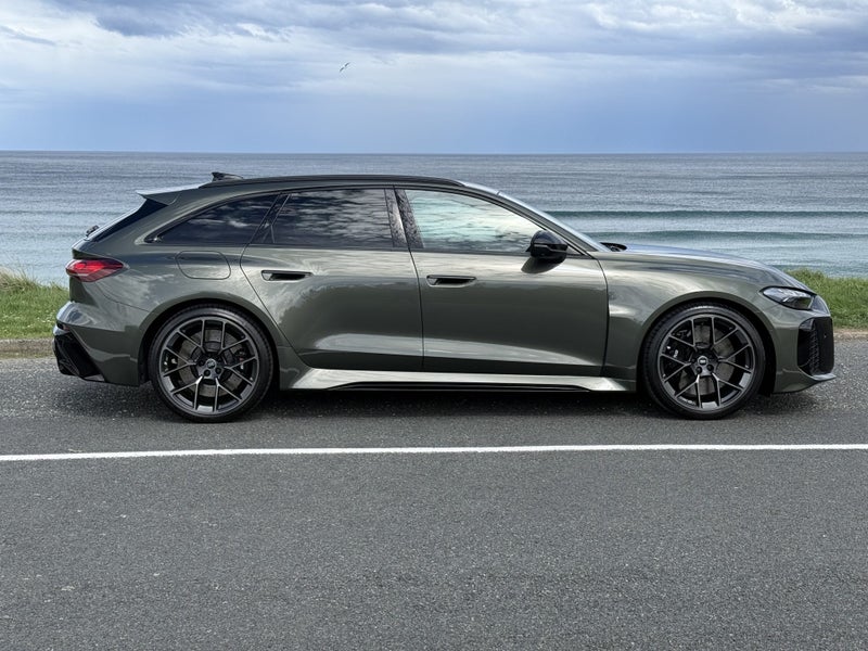 2026 Audi RS5 TFSI Quattro Avant image 5