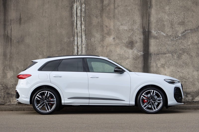 2026 Audi SQ5 SUV TFSI image 2
