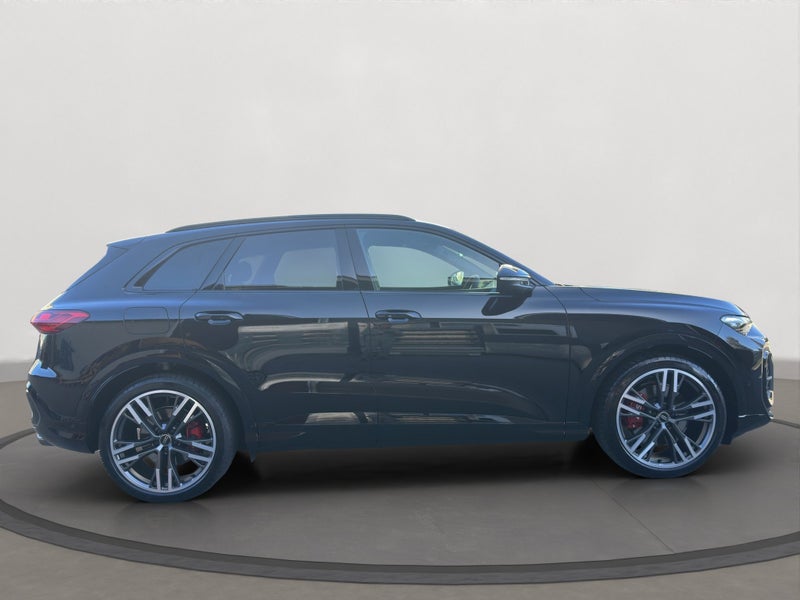2026 Audi SQ5 SUV TFSI image 4