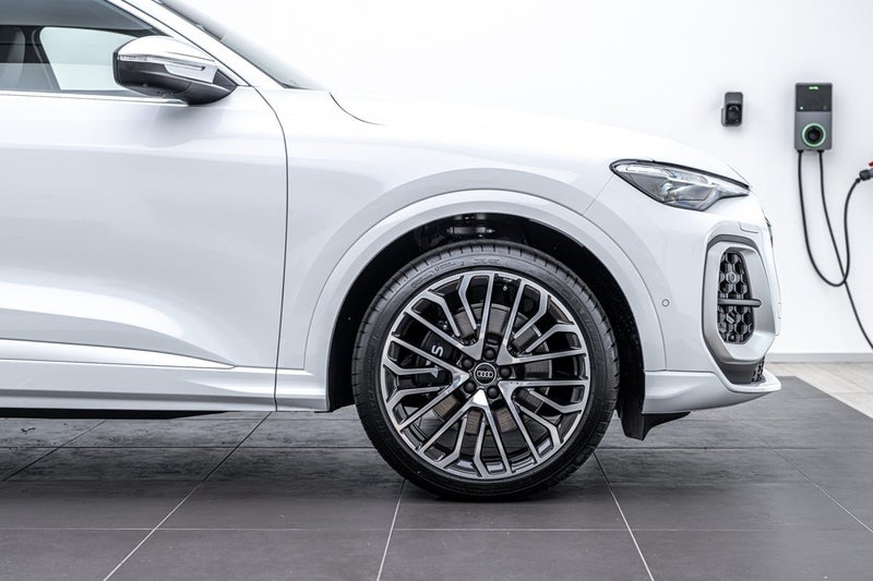 2026 Audi SQ5 SUV TFSI image 4