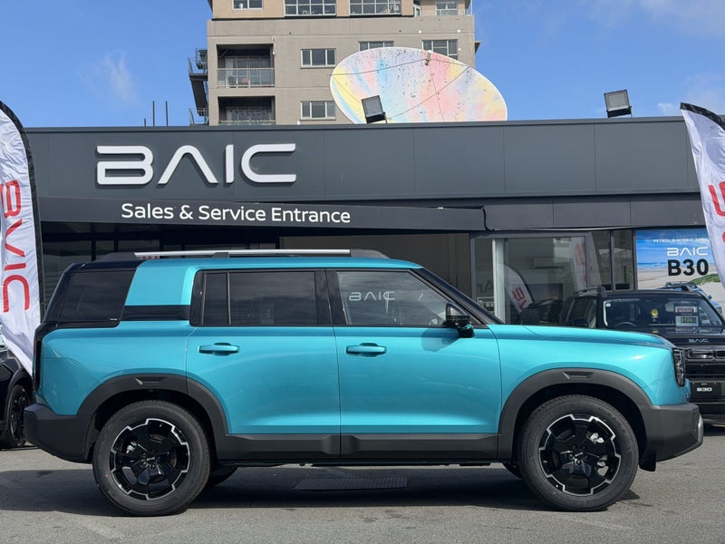 2026 BAIC B30 B30e Premium Adventure HEV image 2