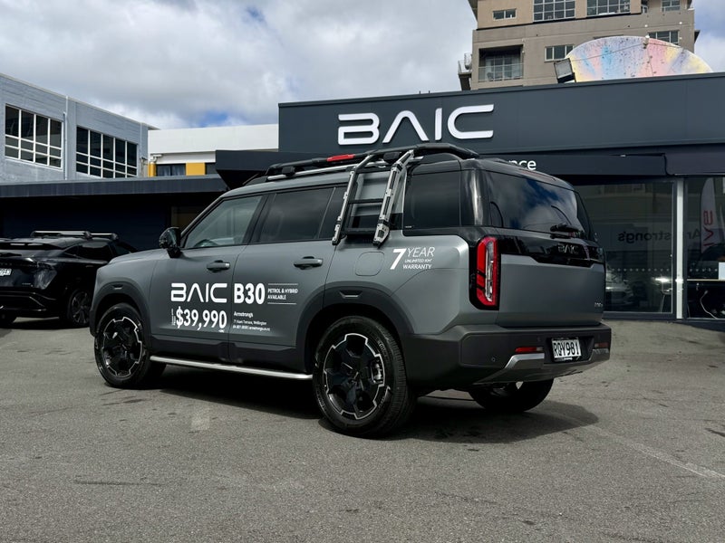 2026 BAIC B30 B30e Premium Adventure Hybrid AWD image 3