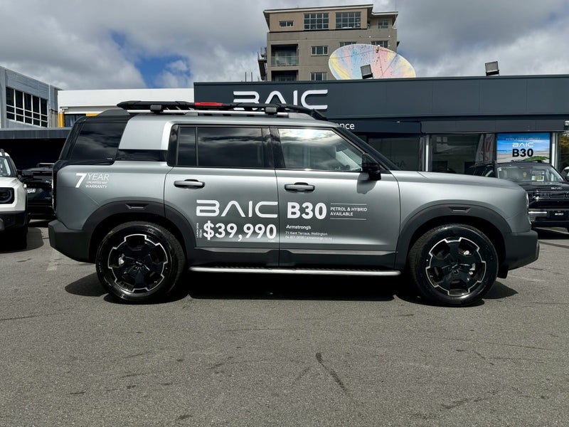 2026 BAIC B30 B30e Premium Adventure Hybrid AWD image 5