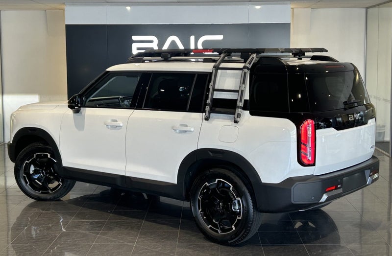 2026 BAIC B30 Premium Adventure HEV image 2