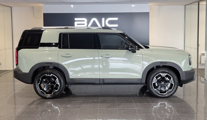 2026 BAIC B30 Premium Adventure HEV image 3