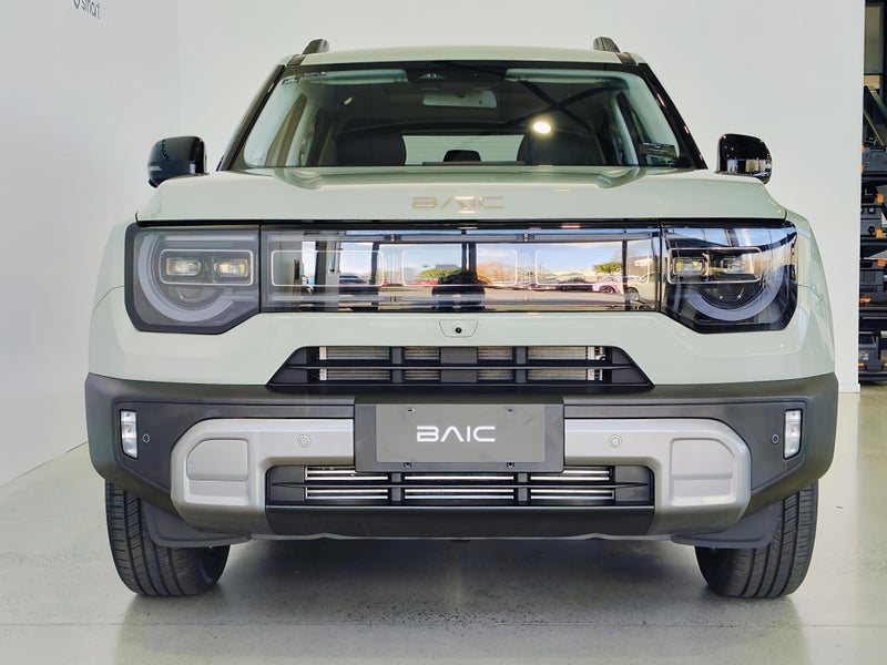 2026 BAIC B30 PREMIUM ADVENTURE HEV AWD image 3