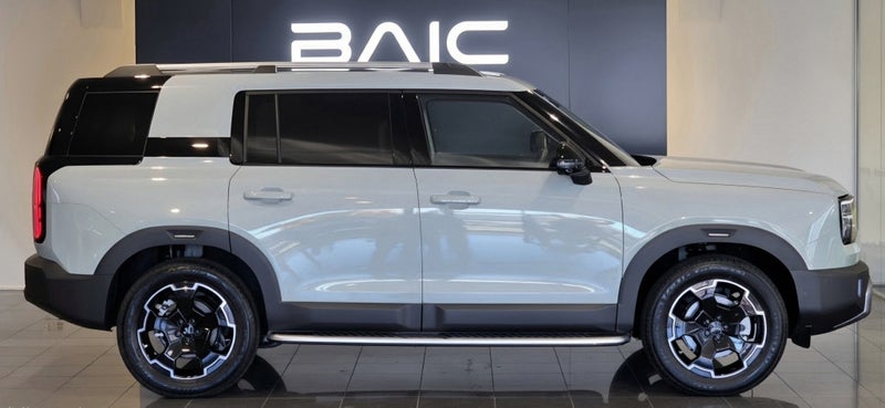 2026 BAIC B30 Premium Adventure HEV AWD image 3