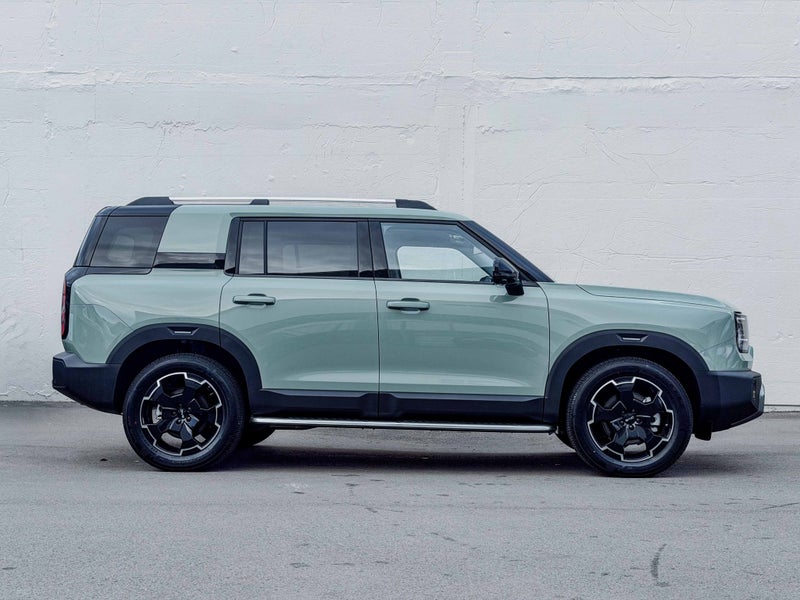 2026 BAIC B30 Premium Adventure Hybrid AWD image 2