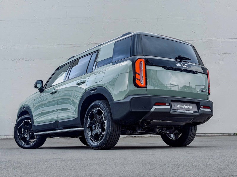 2026 BAIC B30 Premium Adventure Hybrid AWD image 3