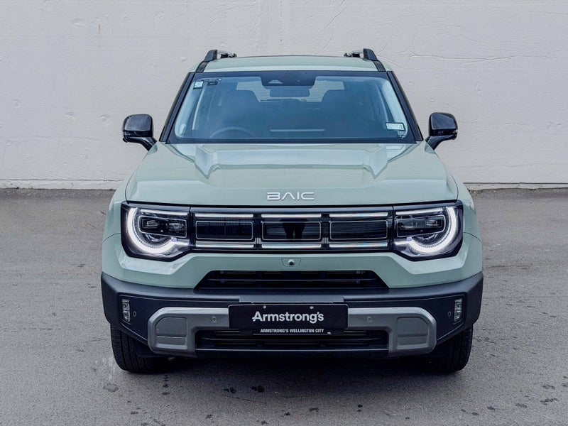 2026 BAIC B30 Premium Adventure Hybrid AWD image 5
