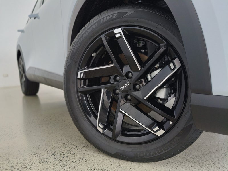 2026 BAIC X55 Premium image 4