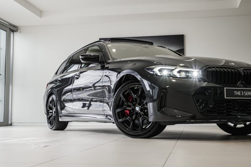 2026 BMW 320D xDrive Touring image 2