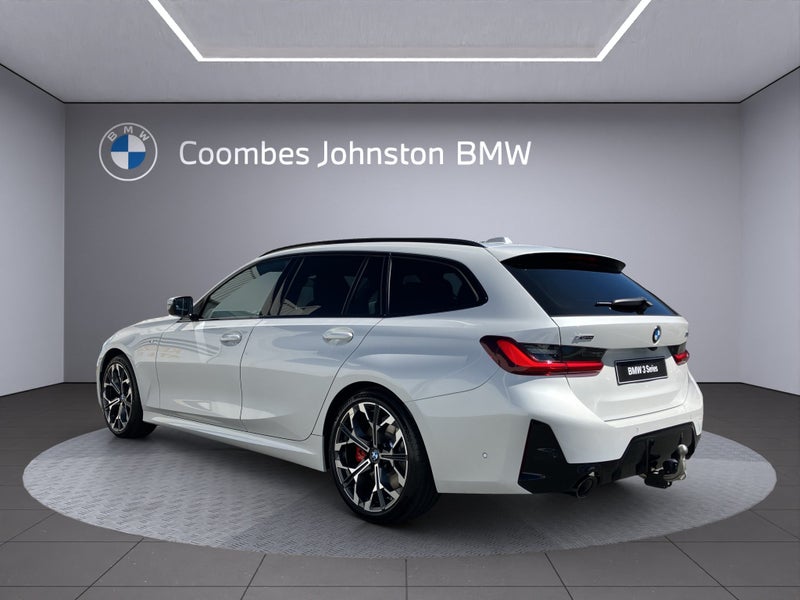 2026 BMW 320D xDrive Touring image 4