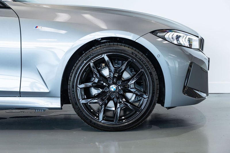 2026 BMW 320D xDrive Touring image 2