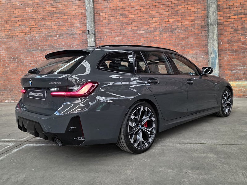 2026 BMW 320D Xdrive Touring Enhancement & Exec... image 4