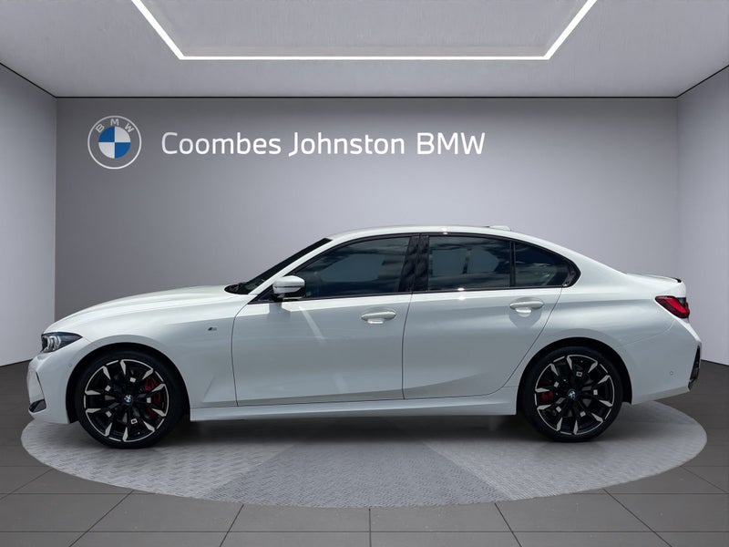 2026 BMW 320i Sedan M Sport Pro image 3