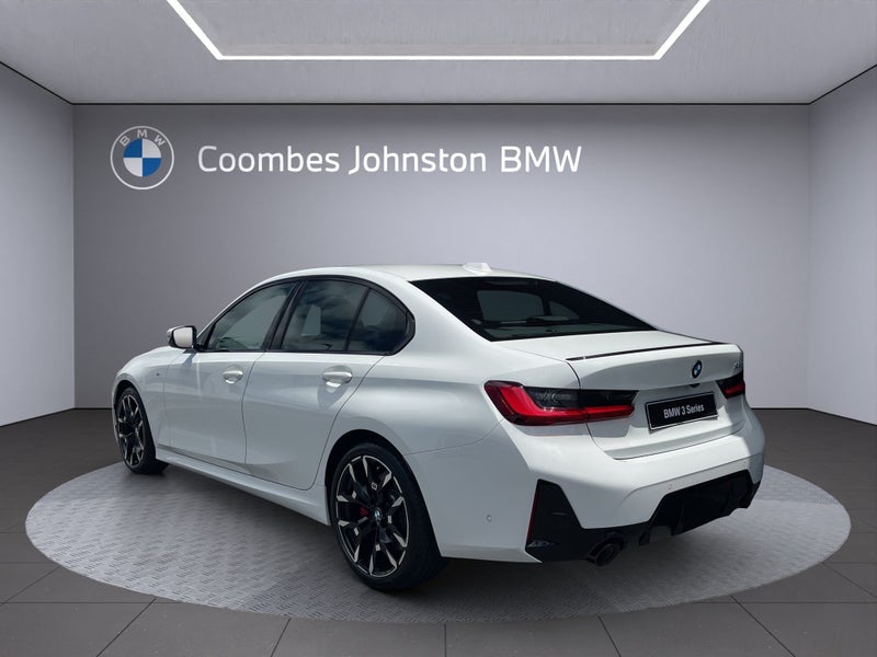 2026 BMW 320i Sedan M Sport Pro image 4
