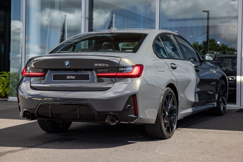 2026 BMW 330e 330e plug-in hybrid image 3