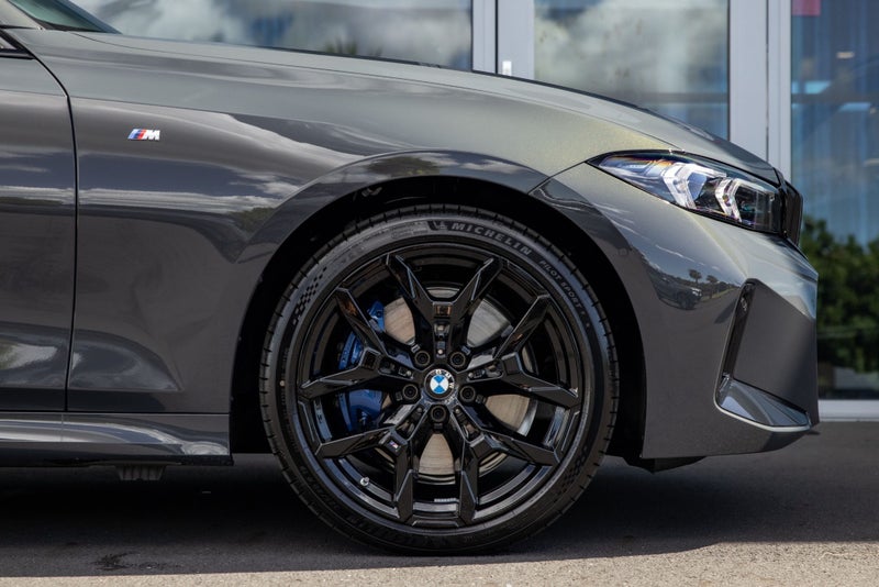 2026 BMW 330e 330e plug-in hybrid image 5