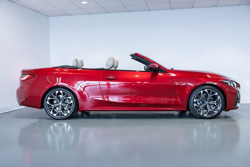 2026 BMW 420i Convertible image 3