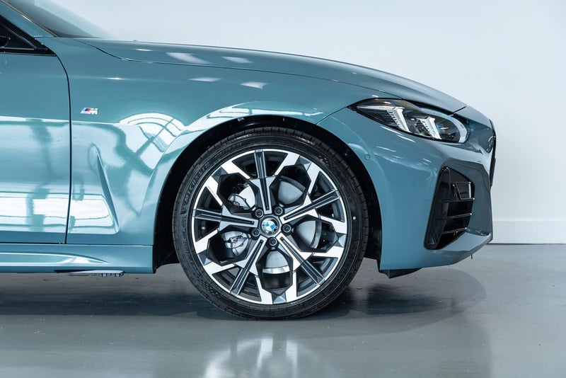 2026 BMW 420i Convertible image 2