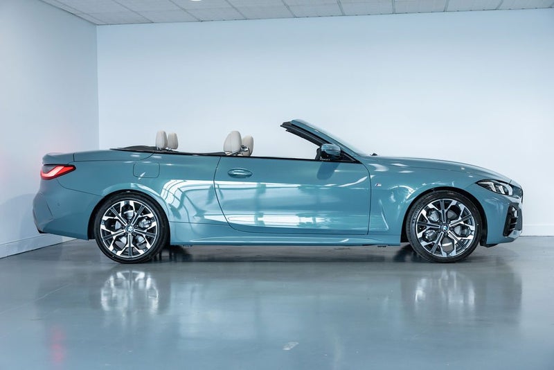 2026 BMW 420i Convertible image 3