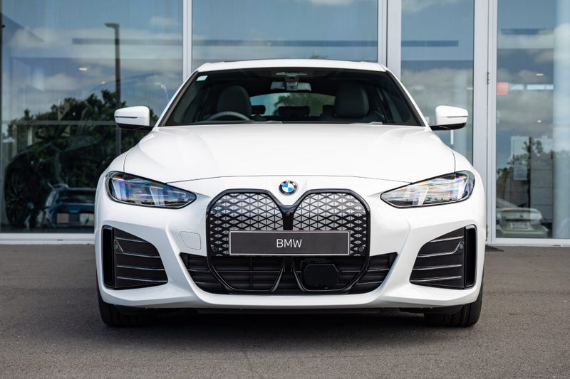 2026 BMW i4 i4 edrive40 image 2