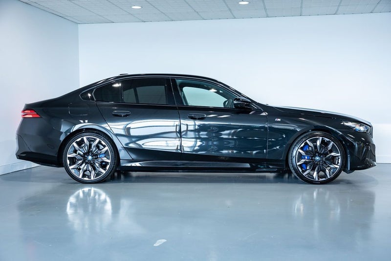 2026 BMW i5 M60 Xdrive image 3