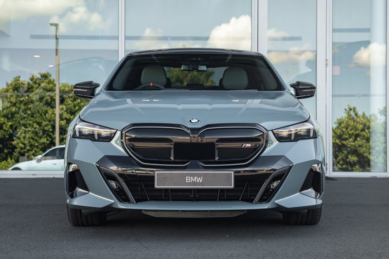 2026 BMW i5 M60 xDrive image 2