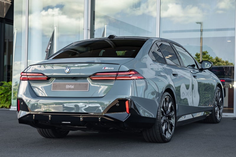 2026 BMW i5 M60 xDrive image 3