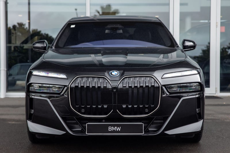 2026 BMW i7 xDrive60 image 2