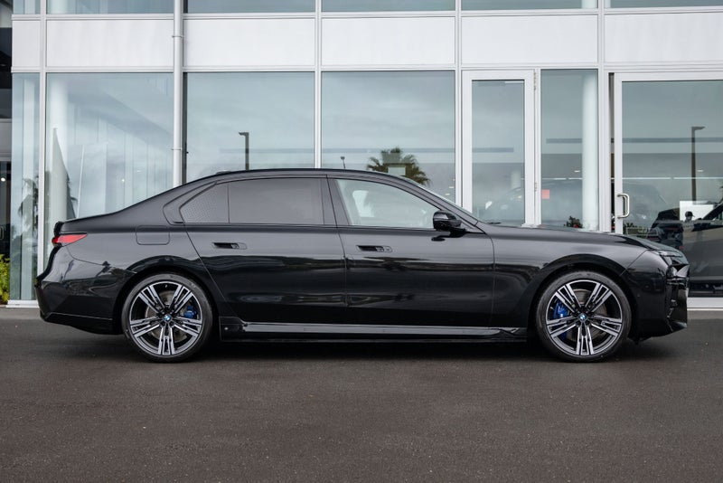 2026 BMW i7 xDrive60 image 4