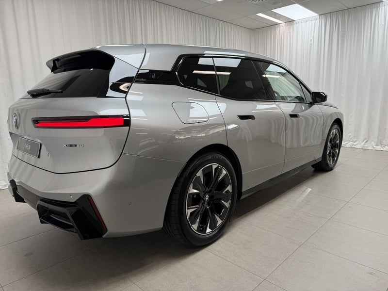 2026 BMW iX BMW iX xDrive45 image 2