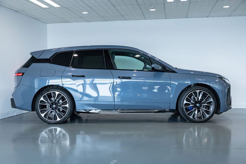 2026 BMW iX xDrive 45 image 4