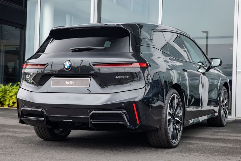 2026 BMW iX xDrive45 image 3