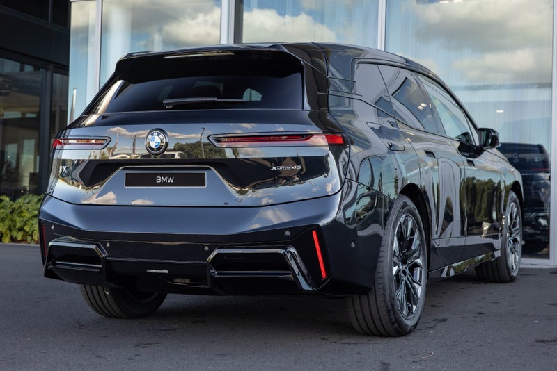 2026 BMW iX xDrive45 image 3