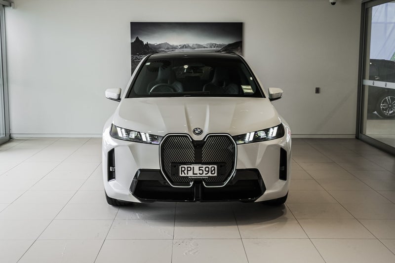 2026 BMW iX Xdrive45 image 4