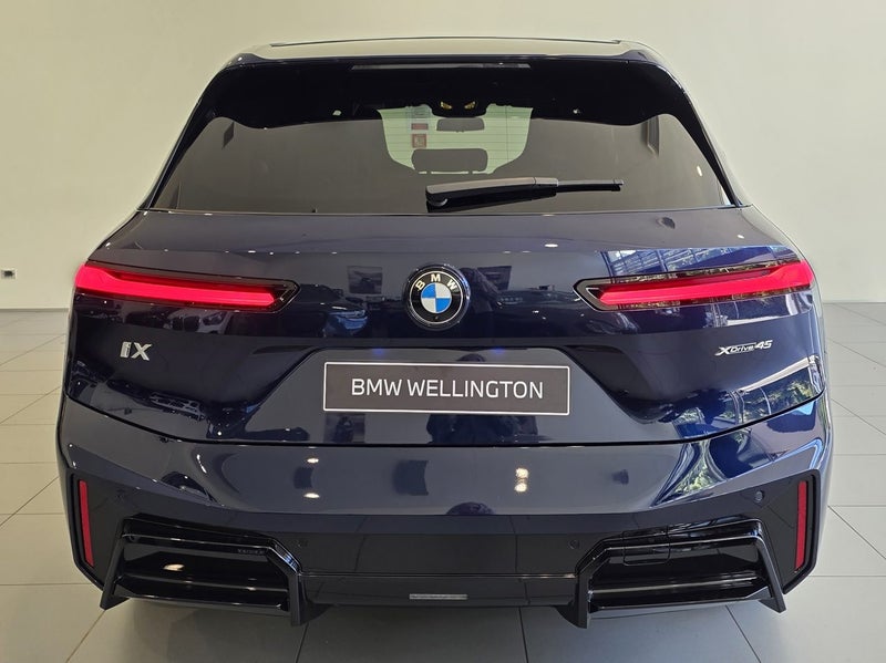 2026 BMW iX xDrive45 Executive Package image 4
