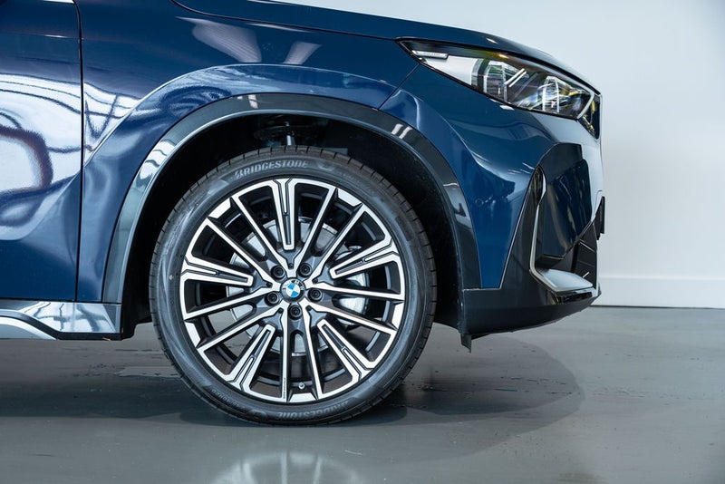 2026 BMW iX1 iX1 xDdrive30 image 2