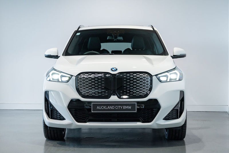 2026 BMW iX1 xDrive 30 image 2