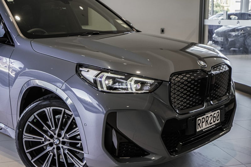 2026 BMW iX1 xDrive30 image 3