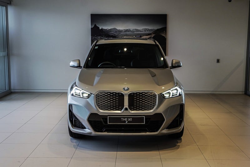 2026 BMW iX1 xDrive30 image 4