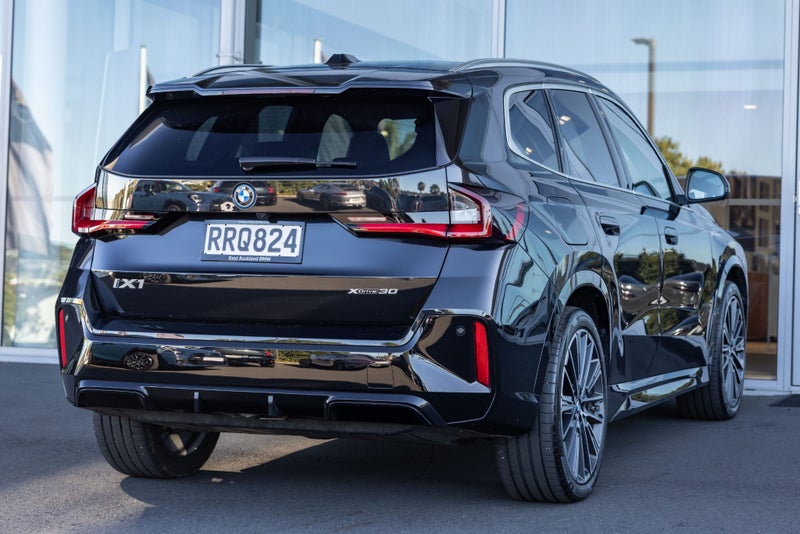 2026 BMW iX1 xDrive30 image 3