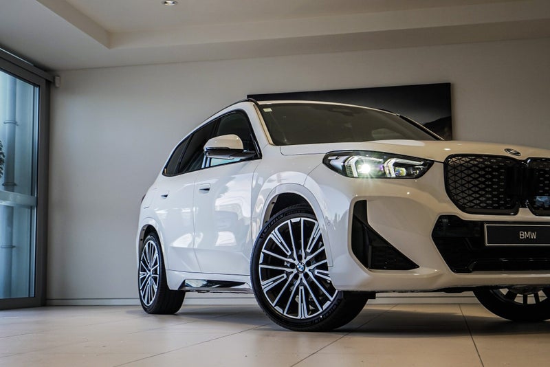 2026 BMW iX1 xDrive30 image 2