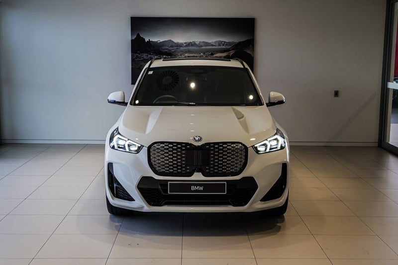 2026 BMW iX1 xDrive30 image 4