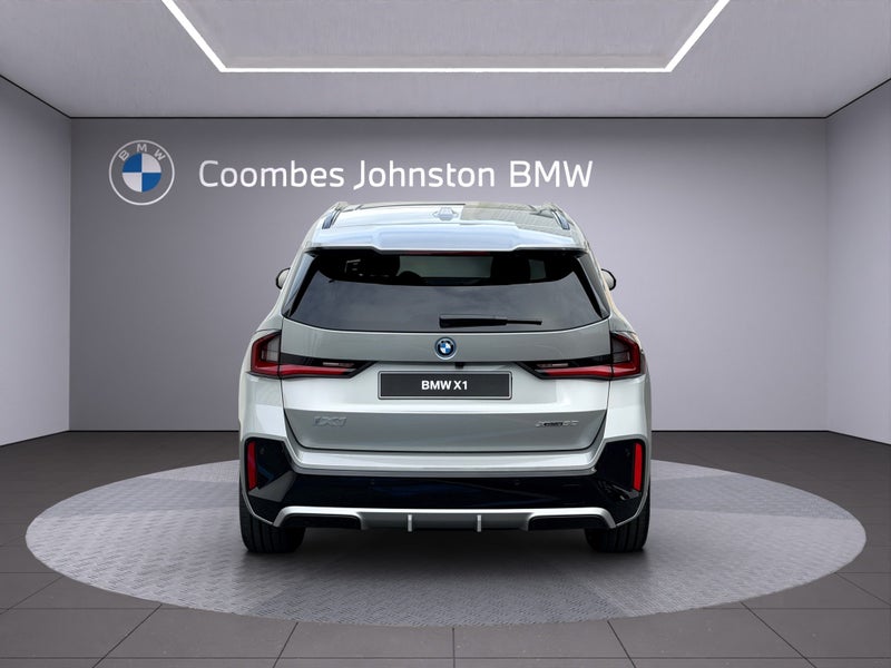 2026 BMW iX1 xDrive30 image 5