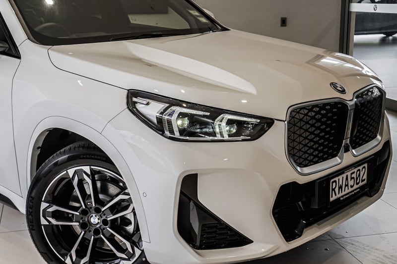 2026 BMW iX1 xDrive30 image 3