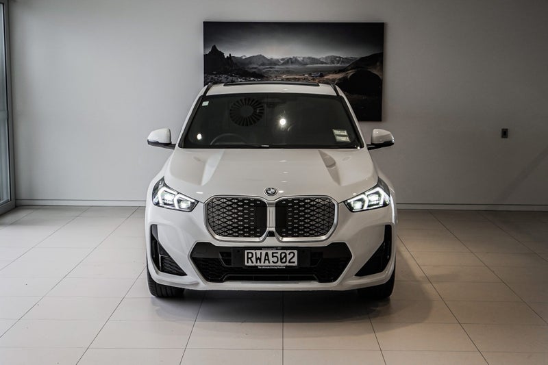 2026 BMW iX1 xDrive30 image 4
