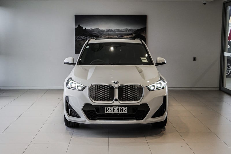 2026 BMW iX1 xDrive30 image 4