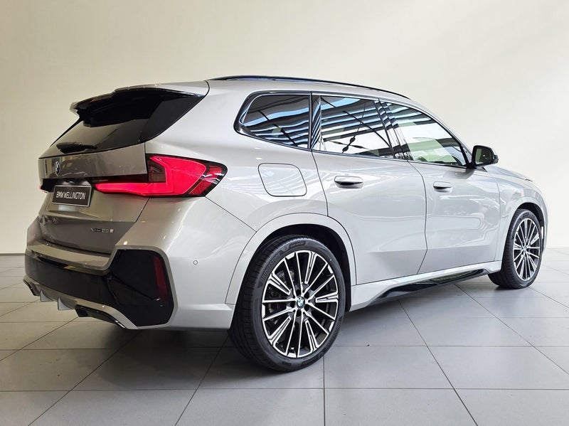 2026 BMW iX1 xDrive30 image 4